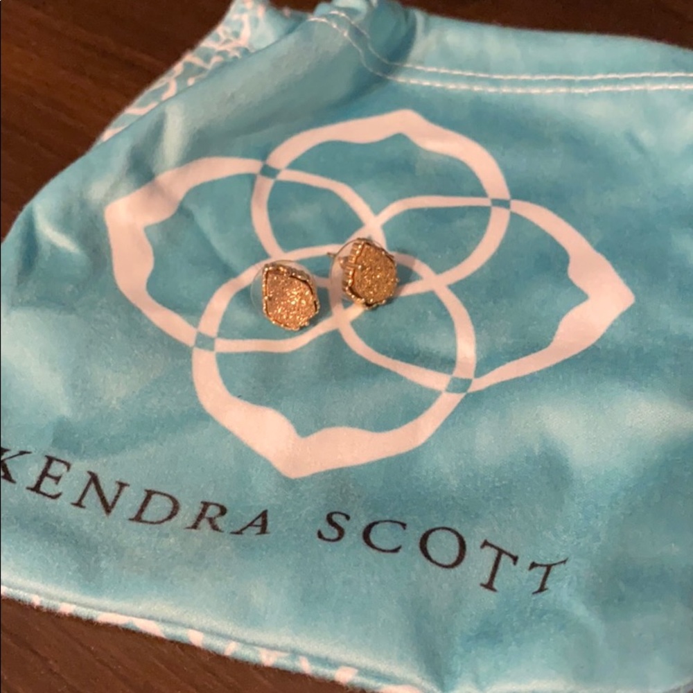 Kendra Scott rose gold druzy studs!
